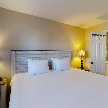 Crystal Sands III Destin Room photo